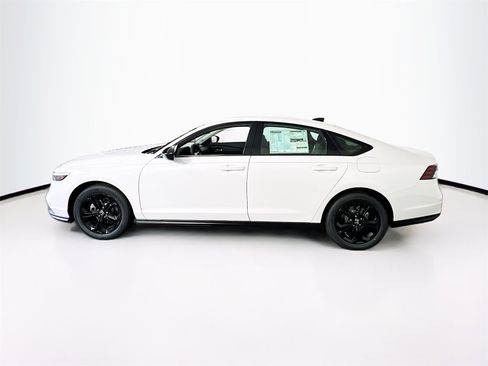 New 2025 Honda Accord SE image 3