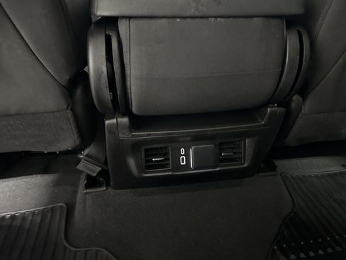 Used 2024 Chevrolet Silverado 1500 LT image 22