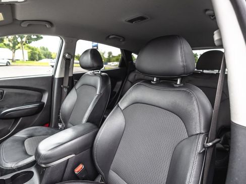 Used 2011 Hyundai Tucson GLS FWD image 15