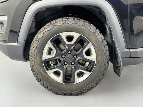 Used 2018 Jeep Compass Trailhawk w/ Leather Interior Group AWD/4WD image 29