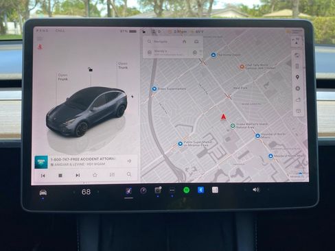 Used 2022 Tesla Model Y Performance image 21