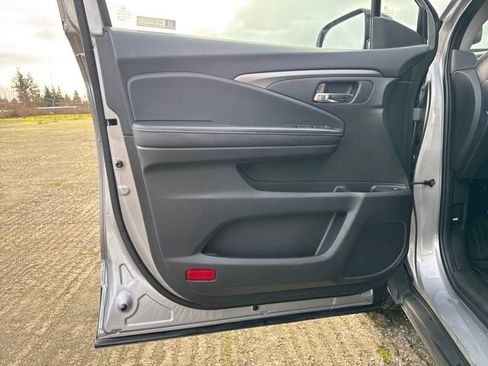 Certified 2022 Honda Ridgeline Sport image 16