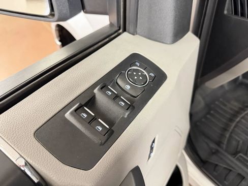 Used 2016 Ford F150 XLT AWD/4WD image 15