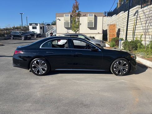 Used 2025 Mercedes-Benz E 350 4MATIC Sedan image 4
