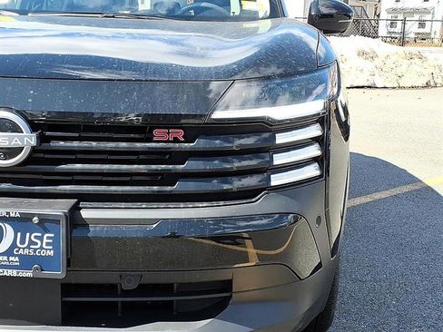 Used 2025 Nissan Kicks SR image 2