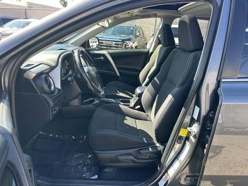 Used 2016 Toyota RAV4 XLE w/ Convenience Package image 18