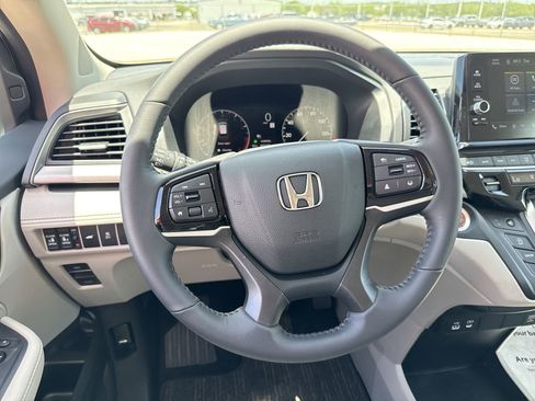 Used 2026 Honda Odyssey EX-L image 11