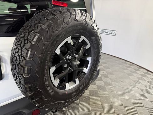 Used 2024 Jeep Wrangler Unlimited Rubicon 4xe AWD/4WD image 15