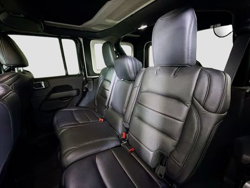 Used 2020 Jeep Wrangler Unlimited Sahara AWD/4WD image 22