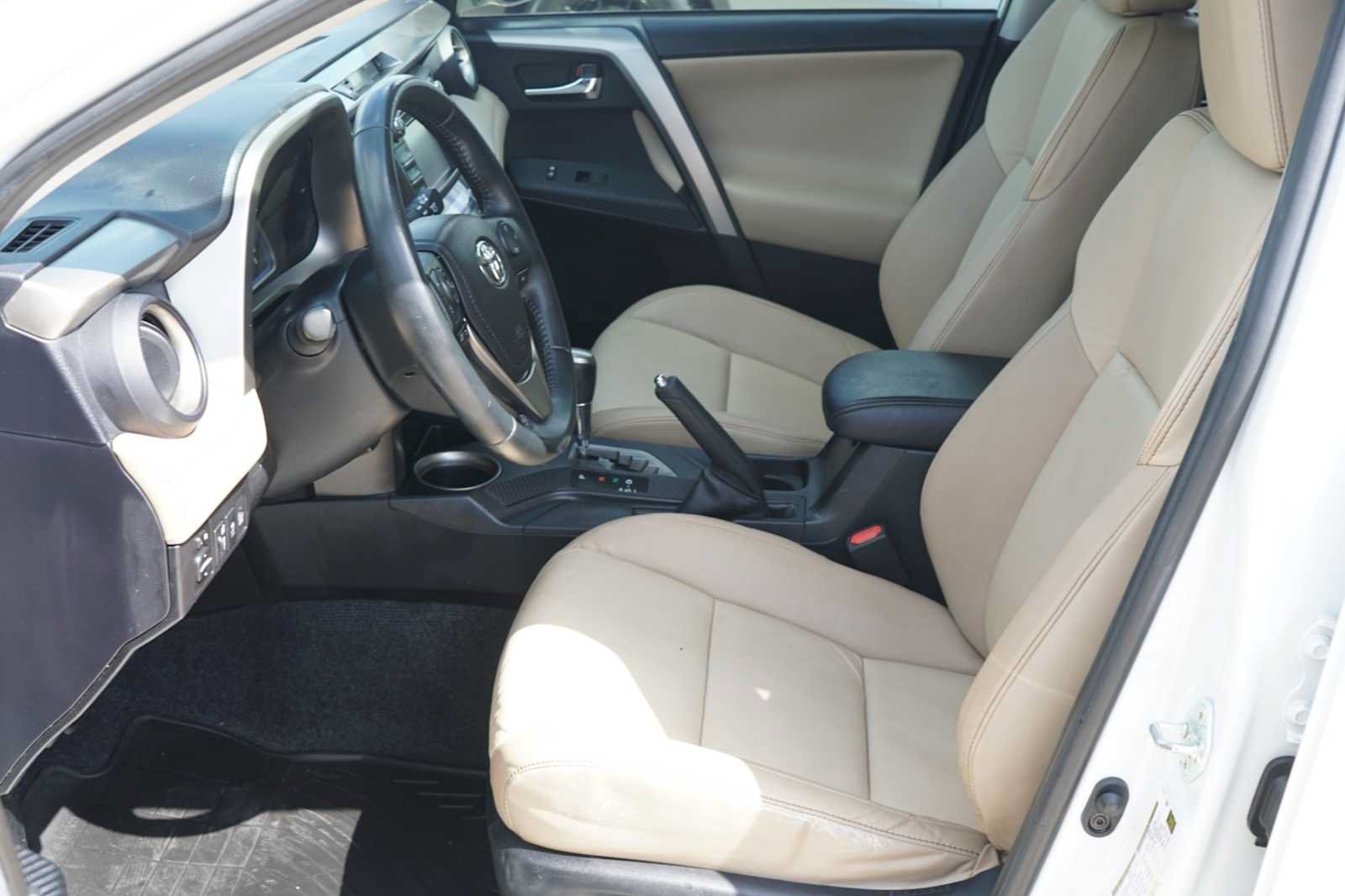 Used 2015 Toyota RAV4 Limited w/ Technology Package FWD image 8