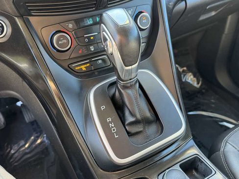 Used 2017 Ford C-MAX Energi Titanium image 15