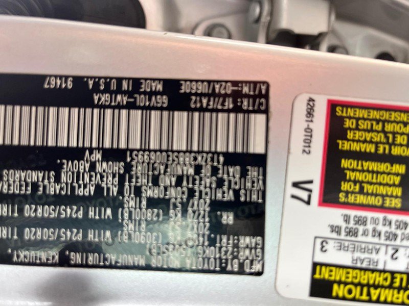 Used 2014 Toyota Venza LE FWD image 14