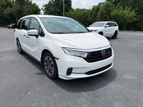 Used 2024 Honda Odyssey EX-L image 3