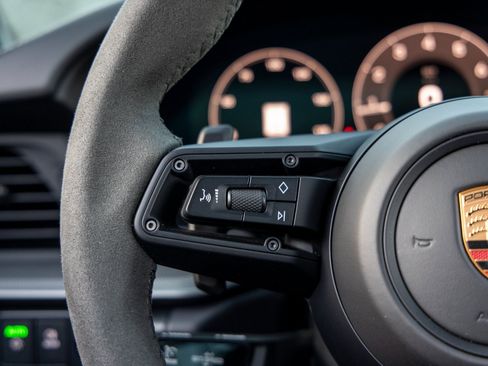 Certified 2025 Porsche 911 Carrera image 35