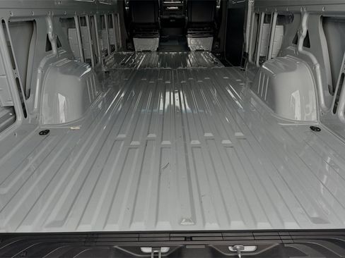 Used 2024 Mercedes-Benz Sprinter 2500 image 15