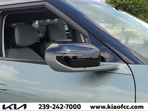 New 2027 Kia Seltos S FWD image 8