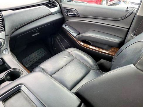 Used 2020 Chevrolet Suburban LT image 16