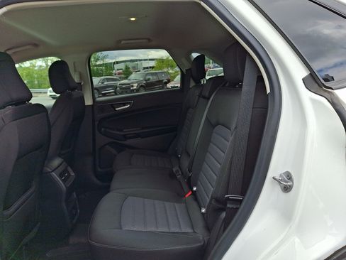 Certified 2022 Ford Edge SE w/ Black Appearance Package AWD/4WD image 11