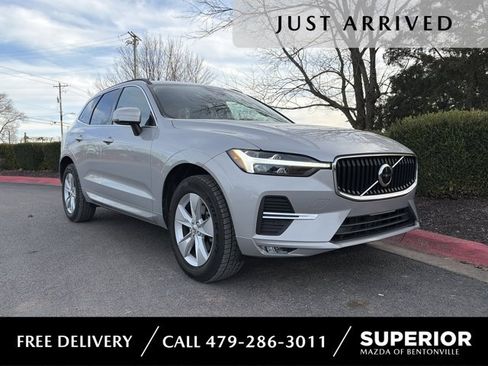 Used 2022 Volvo XC60 B5 Momentum image 1