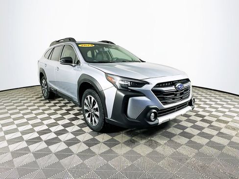 Used 2024 Subaru Outback Limited image 3