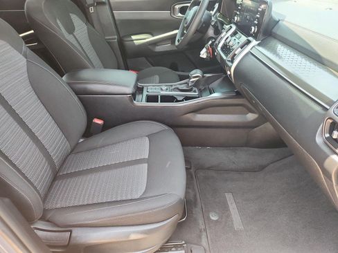 Used 2022 Kia Sorento LX AWD/4WD image 25