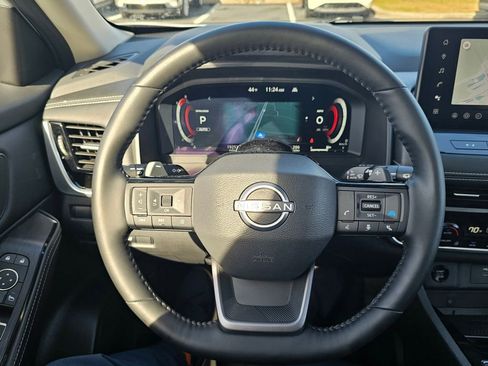 Certified 2025 Nissan Rogue SL w/ Tech Package image 24