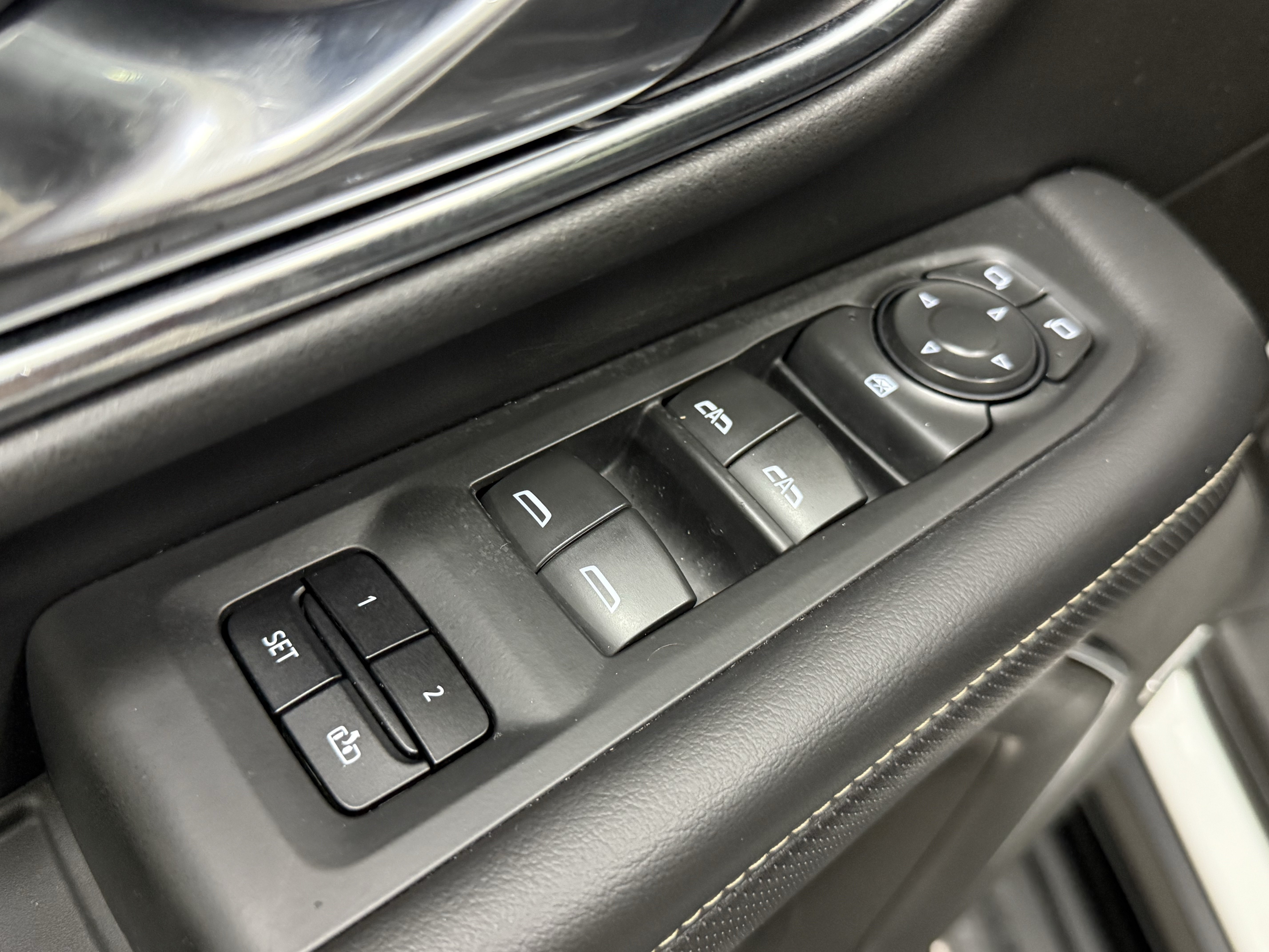 Used 2021 GMC Yukon SLT RWD image 11