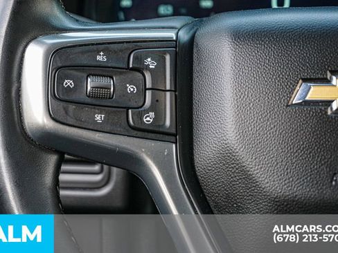 Used 2024 Chevrolet Suburban Premier RWD image 31