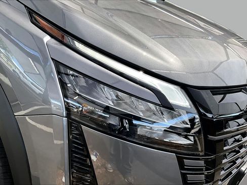 New 2026 Nissan Pathfinder SL FWD image 13