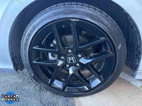 Used 2025 Honda Civic Sport image 9