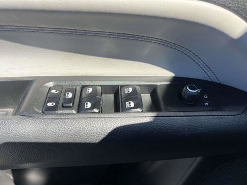 Used 2022 Jeep Compass Limited AWD/4WD image 17