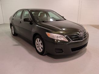 Used 2011 Toyota Camry LE image 1