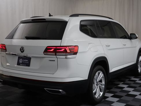 Used 2023 Volkswagen Atlas SE w/ Panoramic Sunroof Package image 16