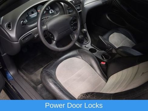 Used 2001 Ford Mustang Cobra RWD image 2