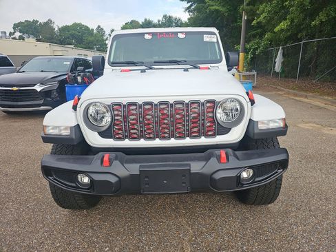 Used 2025 Jeep Gladiator Mojave AWD/4WD image 2