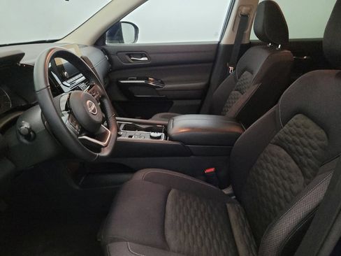 Used 2022 Nissan Pathfinder SV image 17