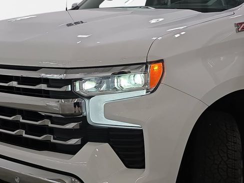 Used 2025 Chevrolet Silverado 1500 LTZ AWD/4WD image 31