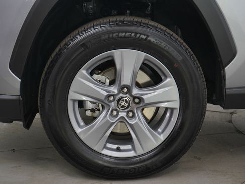 Used 2025 Toyota RAV4 LE image 28