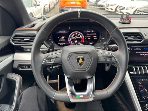 Used 2021 Lamborghini Urus image 17