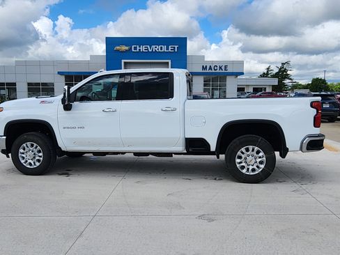 Used 2026 Chevrolet Silverado 2500 LTZ w/ LTZ Plus Package AWD/4WD image 9