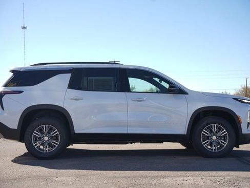 New 2026 Chevrolet Traverse LT FWD image 4