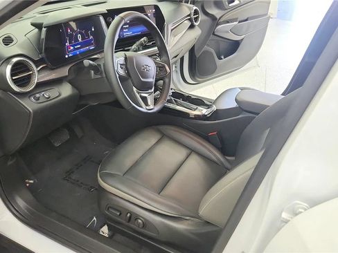 Used 2025 Chevrolet Trax ACTIV w/ Driver Confidence Package FWD image 22