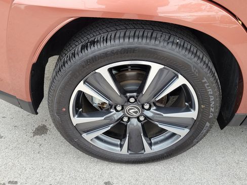 Used 2025 Lexus UX 300h FWD image 7