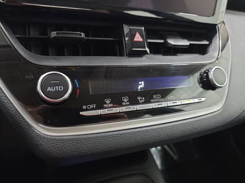 Certified 2025 Toyota Corolla LE FWD image 19