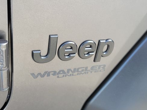 Used 2022 Jeep Wrangler Unlimited Sport AWD/4WD image 31
