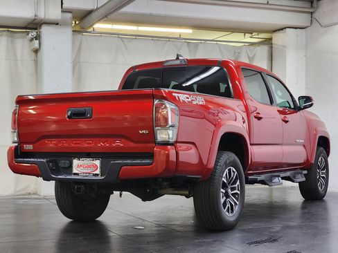 Used 2021 Toyota Tacoma TRD Sport AWD/4WD image 5