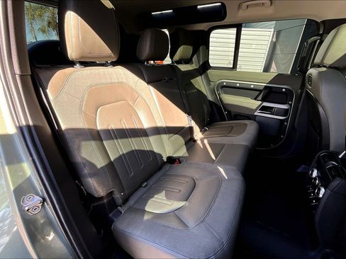 Used 2020 Land Rover Defender 110 S image 26