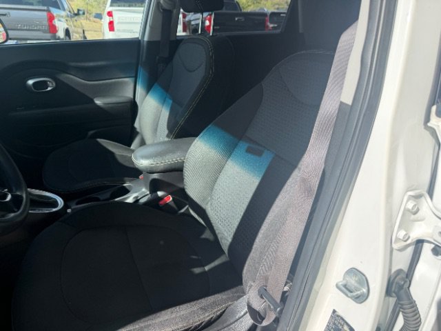 Used 2014 Kia Soul + FWD image 19