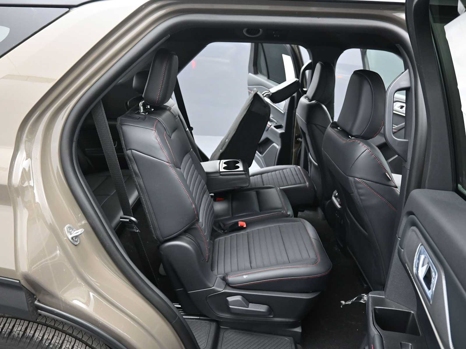 New 2026 Ford Explorer ST-Line w/ ST-Line Street Pack AWD/4WD image 18