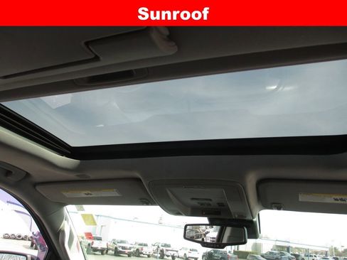 Used 2017 Chevrolet Silverado 1500 High Country image 17